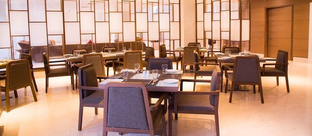 Regenta Central Grand Exotica Pimpri-Chinchwad Luaran gambar