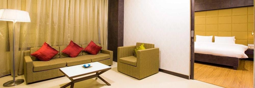 Regenta Central Grand Exotica Pimpri-Chinchwad Luaran gambar