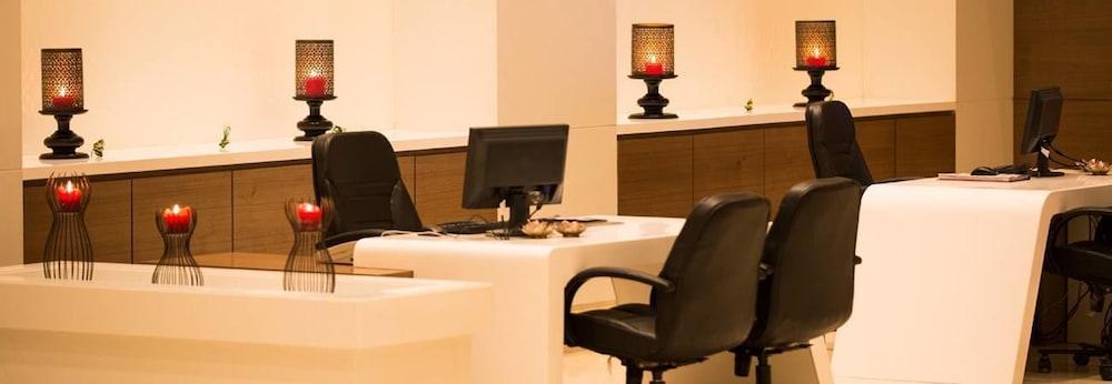 Regenta Central Grand Exotica Pimpri-Chinchwad Luaran gambar
