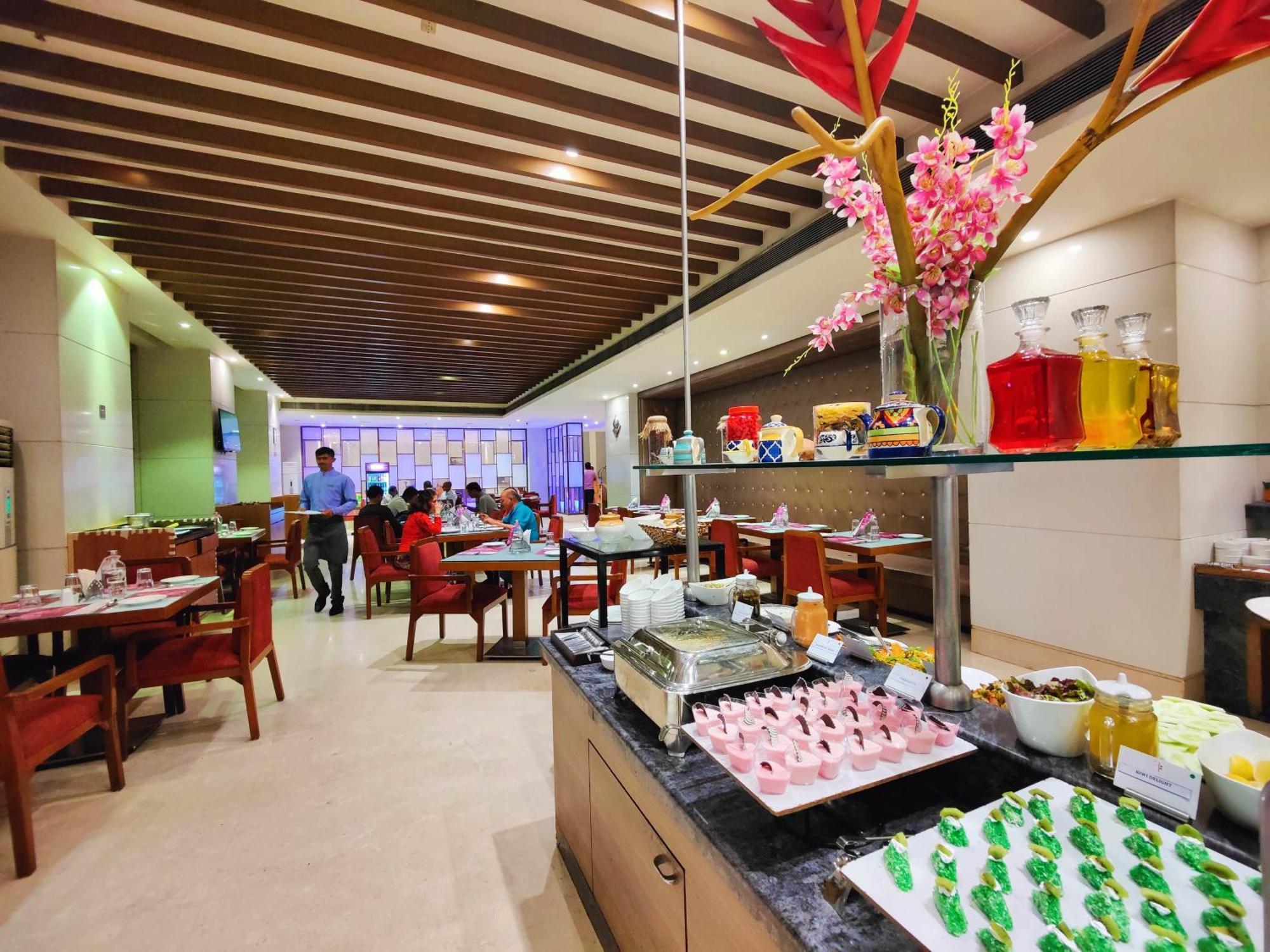 Regenta Central Grand Exotica Pimpri-Chinchwad Luaran gambar