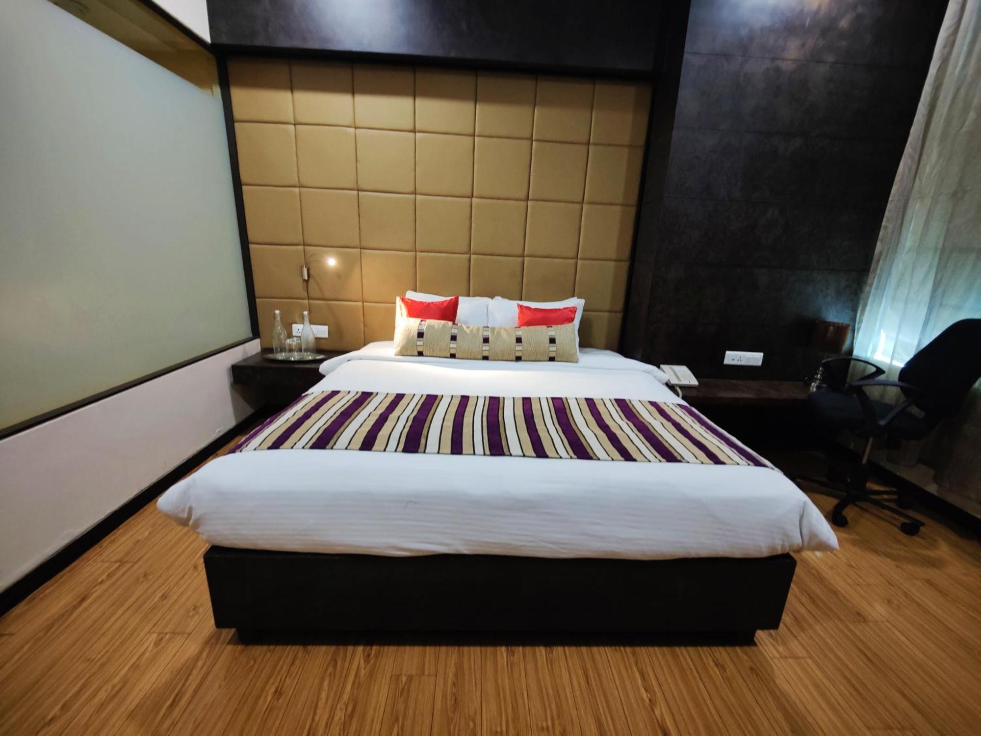 Regenta Central Grand Exotica Pimpri-Chinchwad Luaran gambar