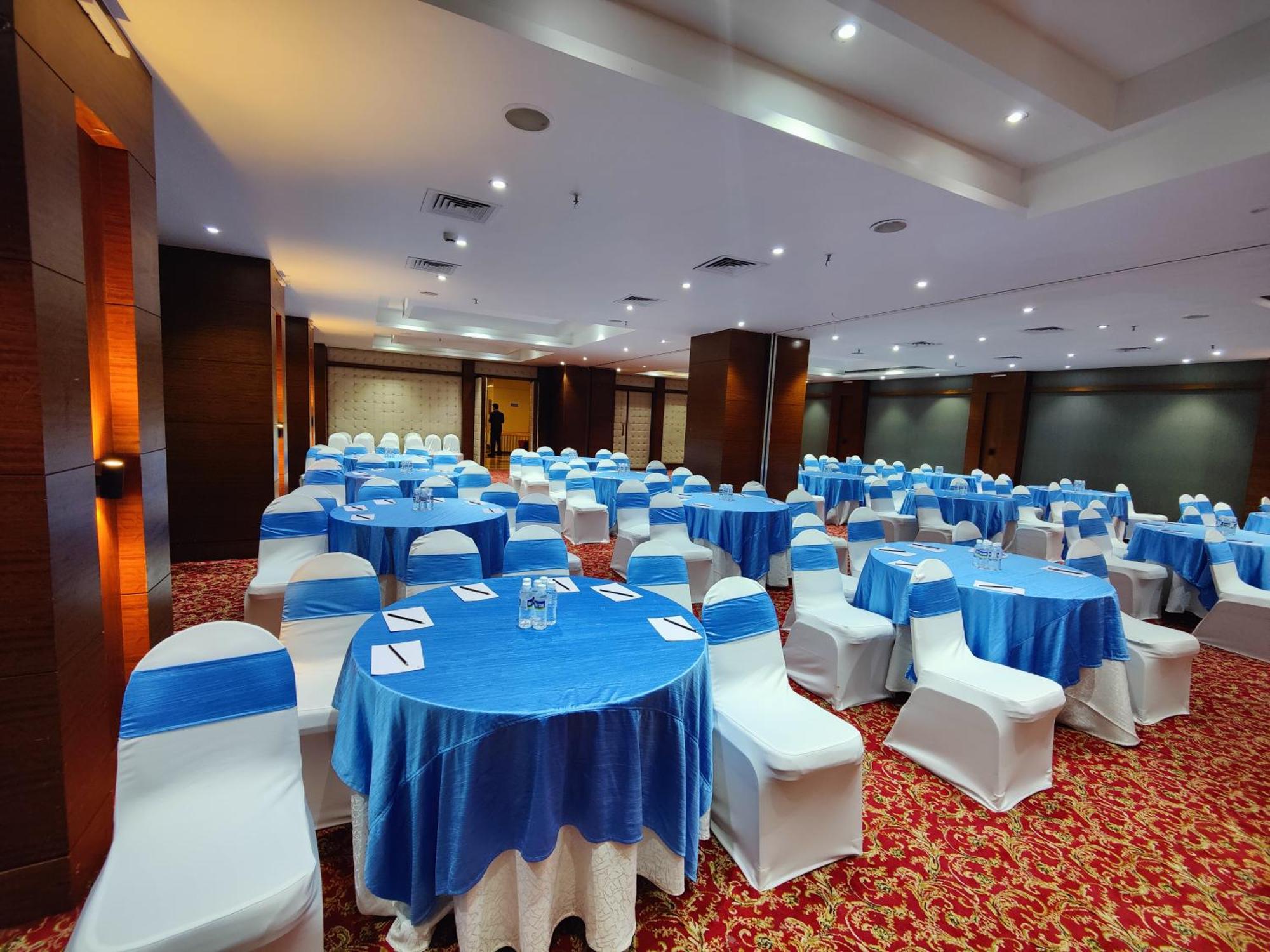 Regenta Central Grand Exotica Pimpri-Chinchwad Luaran gambar