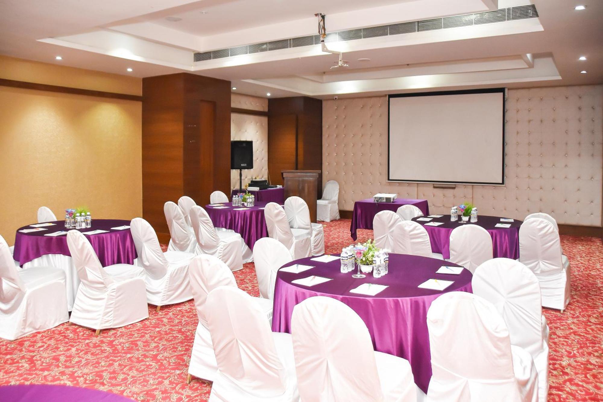Regenta Central Grand Exotica Pimpri-Chinchwad Luaran gambar