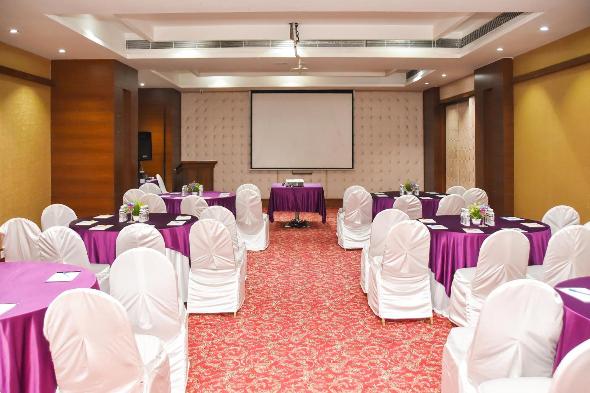 Regenta Central Grand Exotica Pimpri-Chinchwad Luaran gambar
