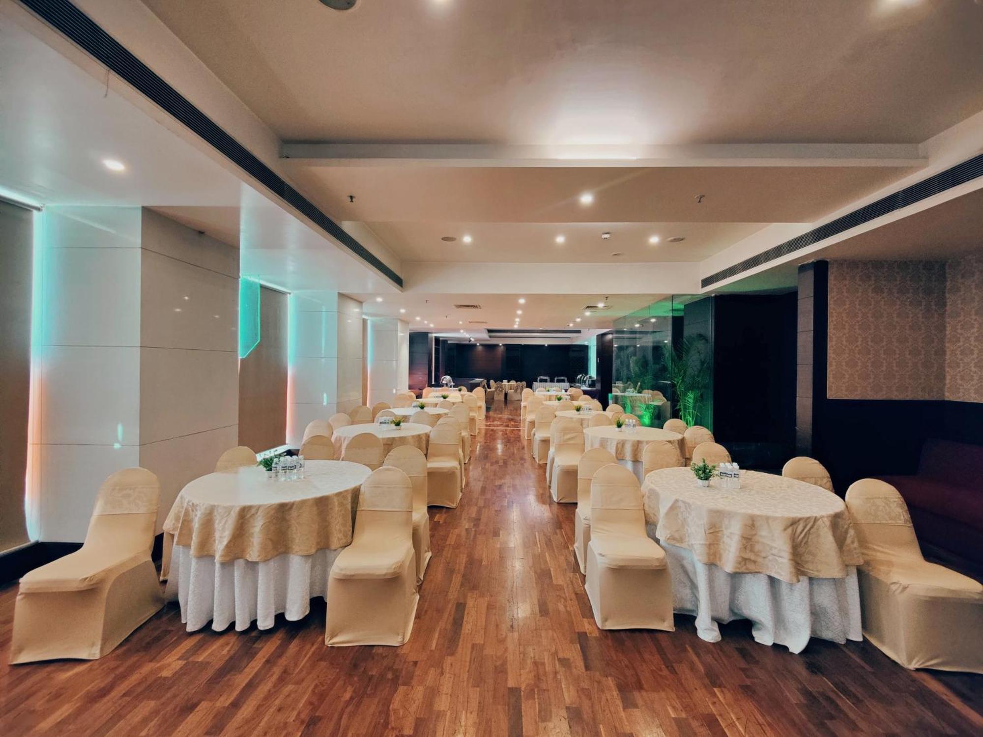 Regenta Central Grand Exotica Pimpri-Chinchwad Luaran gambar